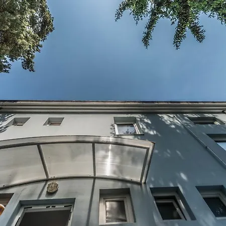 Caesar & Apartmán *